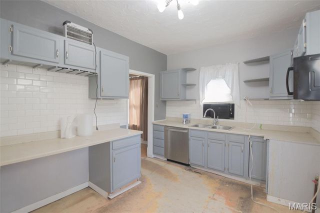 2447 Delmar Avenue, Granite City, IL 62040