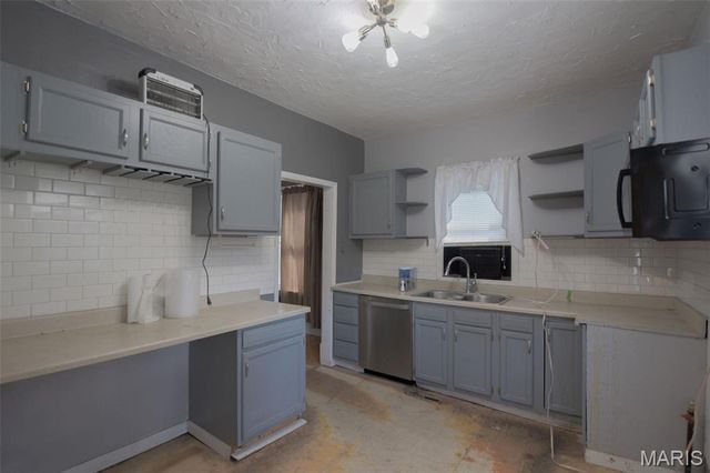 2447 Delmar Avenue, Granite City, IL 62040