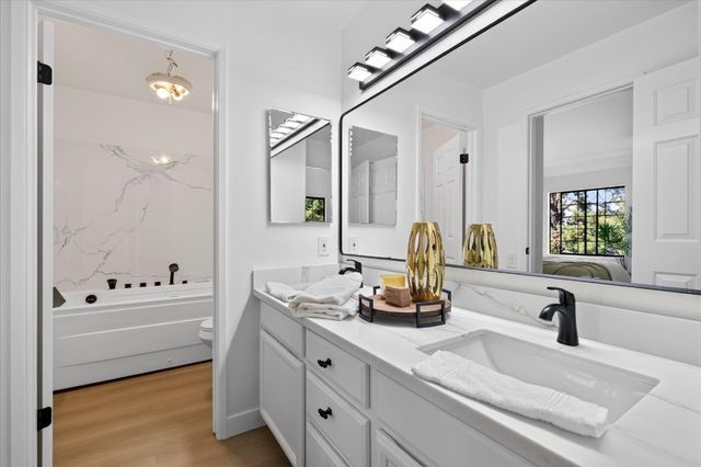 2705 Buena View Court, San Jose, CA 95121