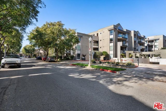 13044 Pacific 306, Los Angeles, CA 90094