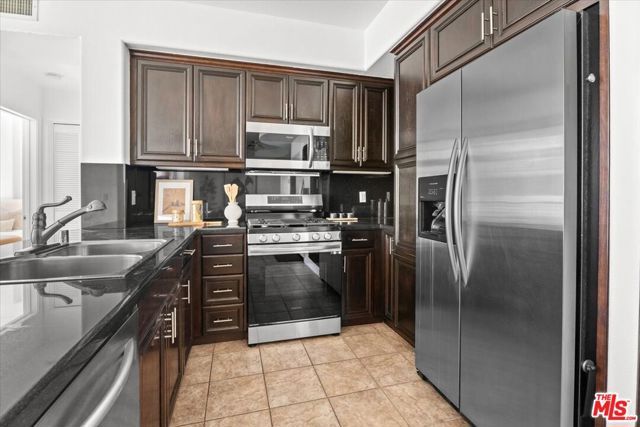 13044 Pacific 306, Los Angeles, CA 90094