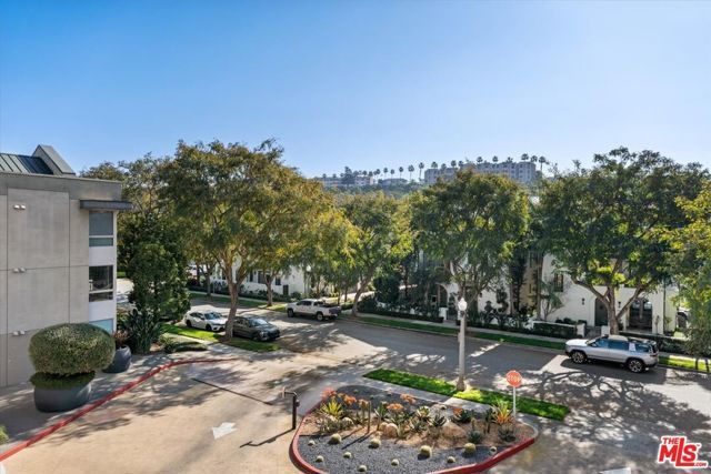 13044 Pacific 306, Los Angeles, CA 90094