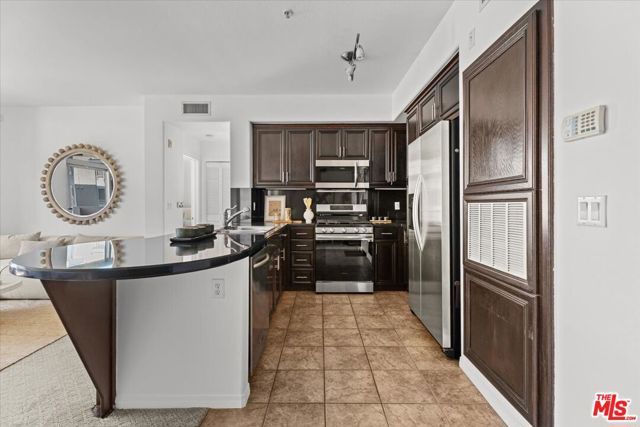 13044 Pacific 306, Los Angeles, CA 90094