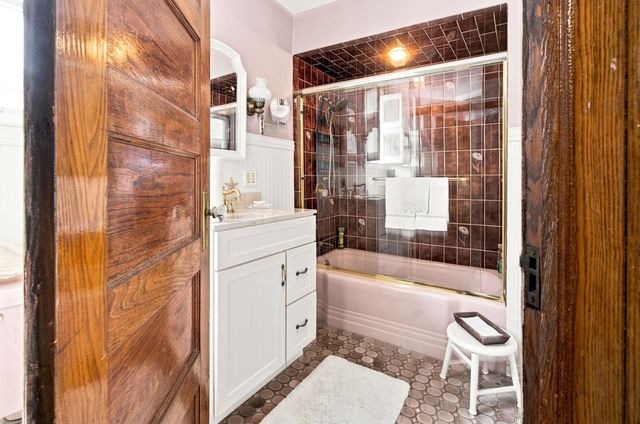 36 WEST 48TH ST, Bayonne, NJ 07002