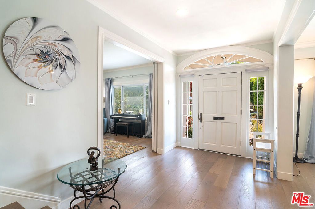 895 S Bronson Avenue, Los Angeles, CA 90005 — photo 3