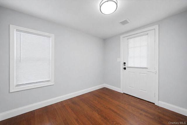 75 2nd Avenue, East Rockaway, NY 11518