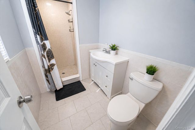 75 2nd Avenue, East Rockaway, NY 11518