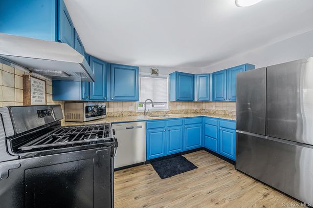 75 2nd Avenue, East Rockaway, NY 11518