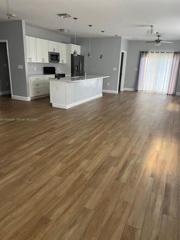 1221 NE 9th St 1-2, Pompano Beach, FL 33060