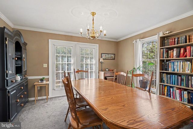 10 DOGWOOD DR, Hershey, PA 17033