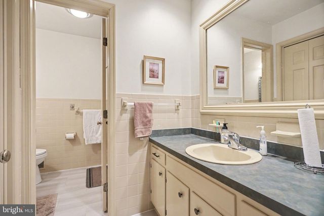 10 DOGWOOD DR, Hershey, PA 17033