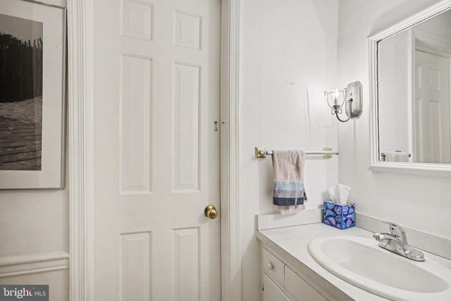 10 DOGWOOD DR, Hershey, PA 17033