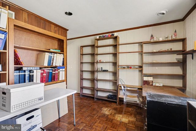 10 DOGWOOD DR, Hershey, PA 17033