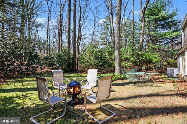 10 DOGWOOD DR, Hershey, PA 17033