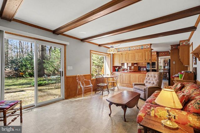 10 DOGWOOD DR, Hershey, PA 17033