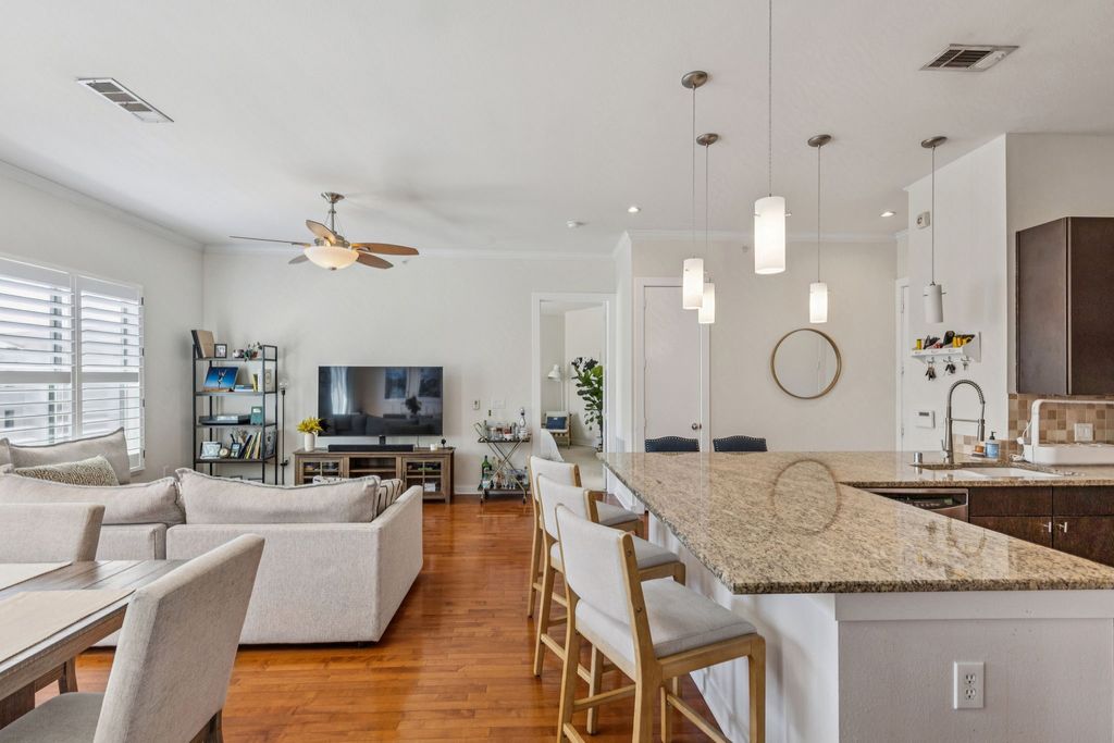 2950 Mckinney Avenue 424, Dallas, TX 75204