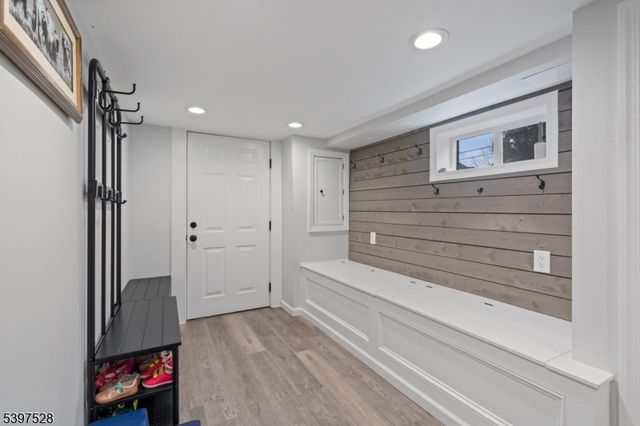 74 Kipp Ave, Hasbrouck Heights Boro, NJ 07604