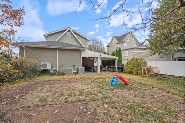 74 Kipp Ave, Hasbrouck Heights Boro, NJ 07604