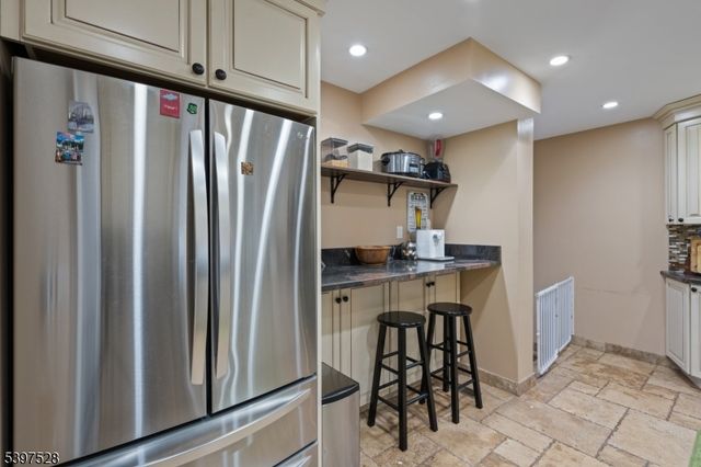 74 Kipp Ave, Hasbrouck Heights Boro, NJ 07604