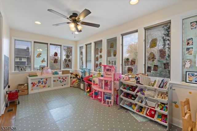 74 Kipp Ave, Hasbrouck Heights Boro, NJ 07604