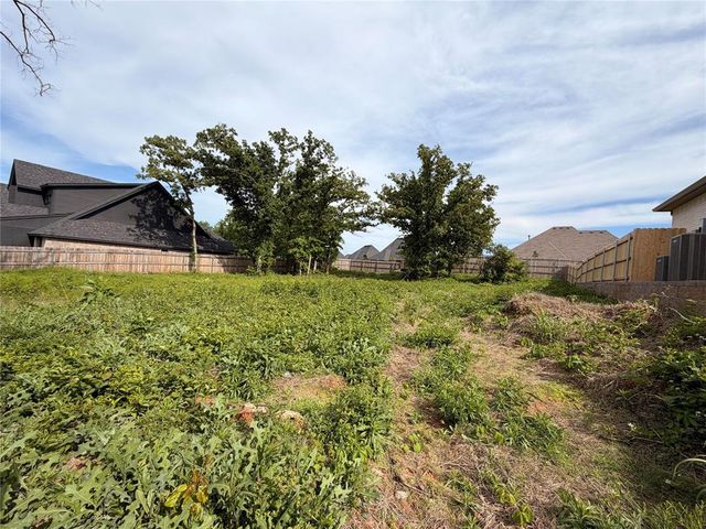4624 Maple Ridge Drive, Edmond, OK 73034