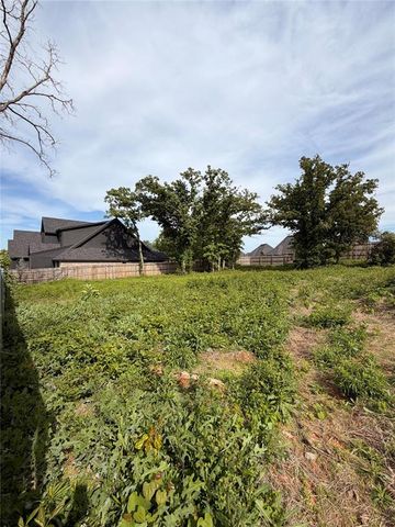 4624 Maple Ridge Drive, Edmond, OK 73034