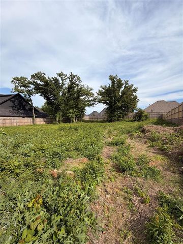 4624 Maple Ridge Drive, Edmond, OK 73034