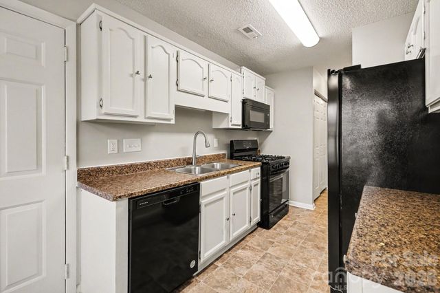 6027 Running Deer Road, Charlotte, NC 28214