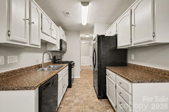 6027 Running Deer Road, Charlotte, NC 28214