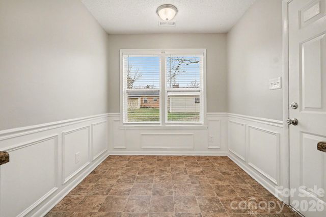 6027 Running Deer Road, Charlotte, NC 28214