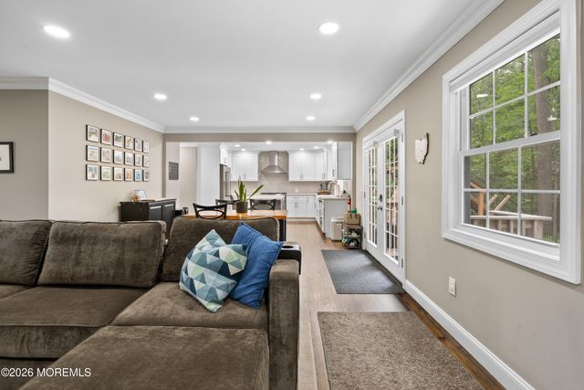 18 Stork Court, Middletown, NJ 07748