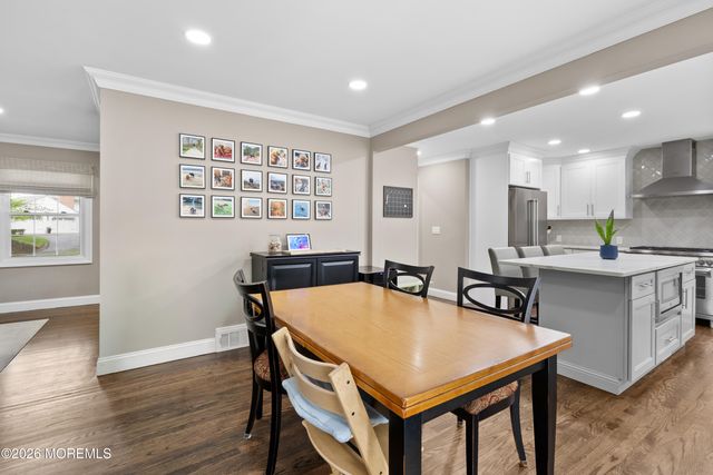 18 Stork Court, Middletown, NJ 07748