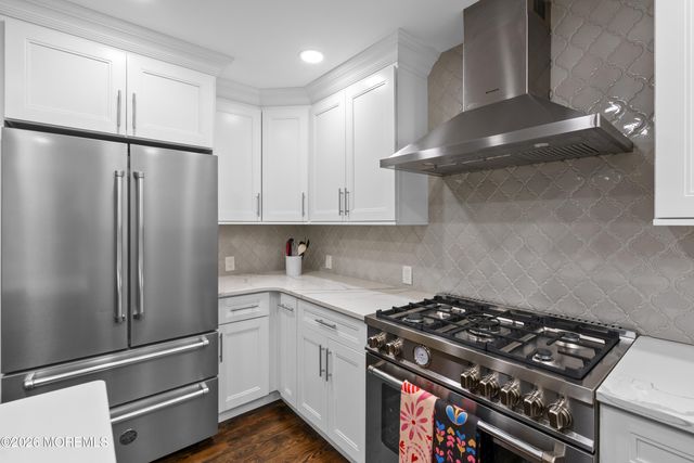 18 Stork Court, Middletown, NJ 07748