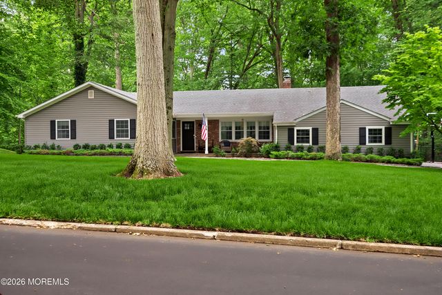 18 Stork Court, Middletown, NJ 07748