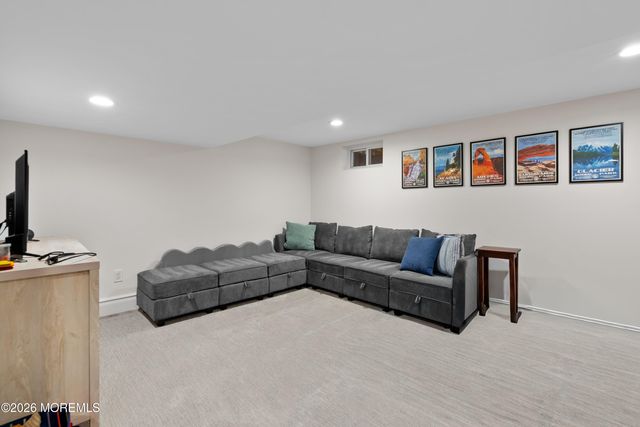 18 Stork Court, Middletown, NJ 07748
