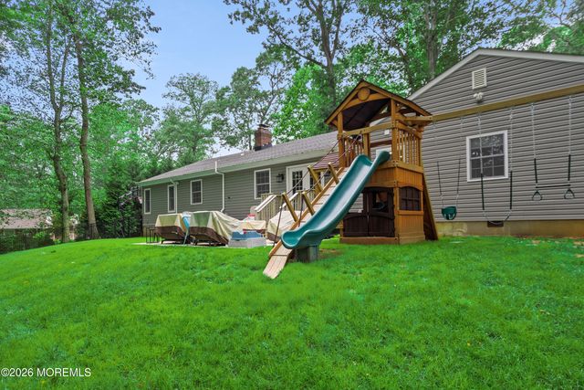 18 Stork Court, Middletown, NJ 07748