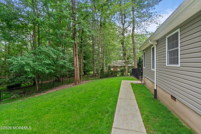 18 Stork Court, Middletown, NJ 07748