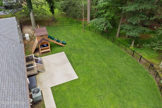 18 Stork Court, Middletown, NJ 07748