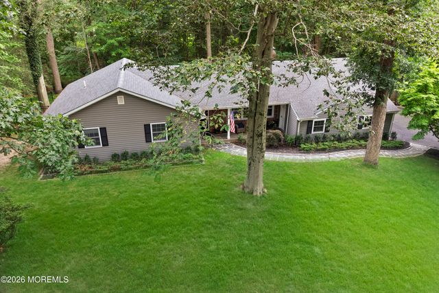 18 Stork Court, Middletown, NJ 07748