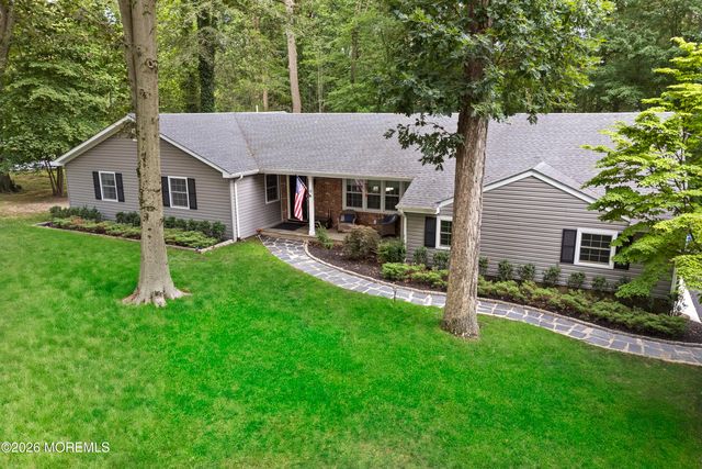 18 Stork Court, Middletown, NJ 07748