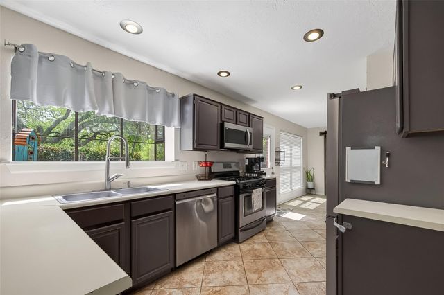 1563 Hillside Elm Street, Houston, TX 77062