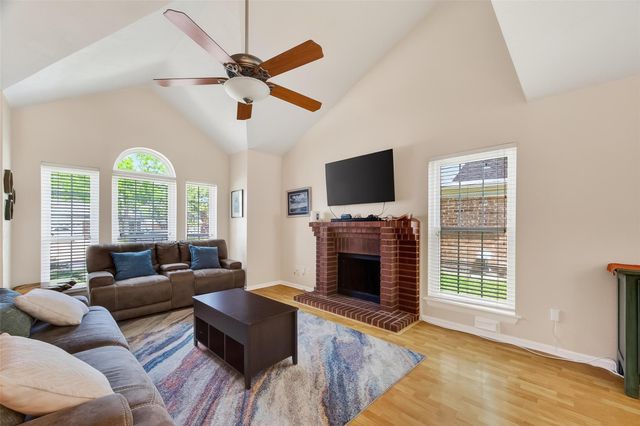 1563 Hillside Elm Street, Houston, TX 77062