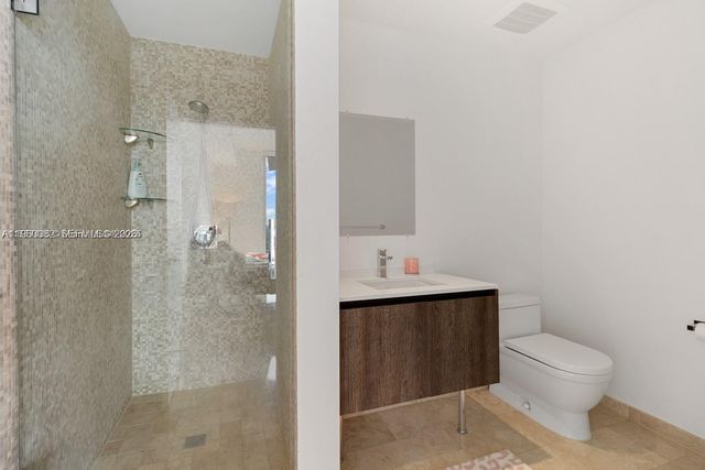 88 SW 7th St 3410, Miami, FL 33130