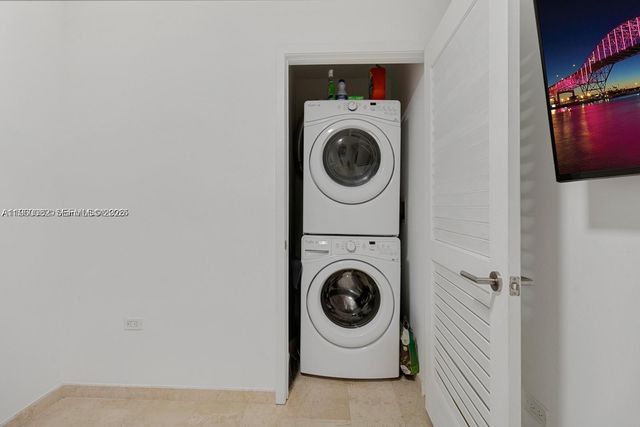 88 SW 7th St 3410, Miami, FL 33130