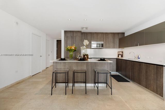 88 SW 7th St 3410, Miami, FL 33130