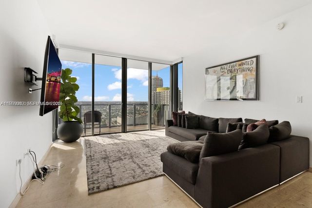 88 SW 7th St 3410, Miami, FL 33130