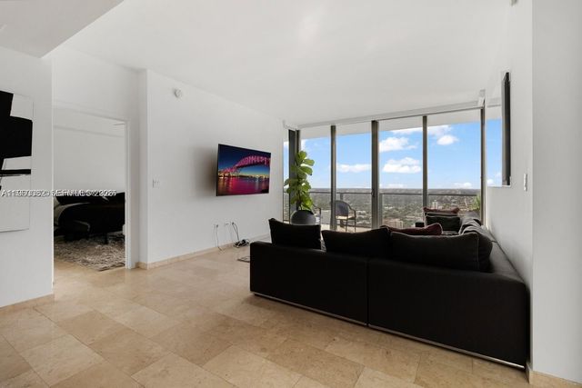 88 SW 7th St 3410, Miami, FL 33130