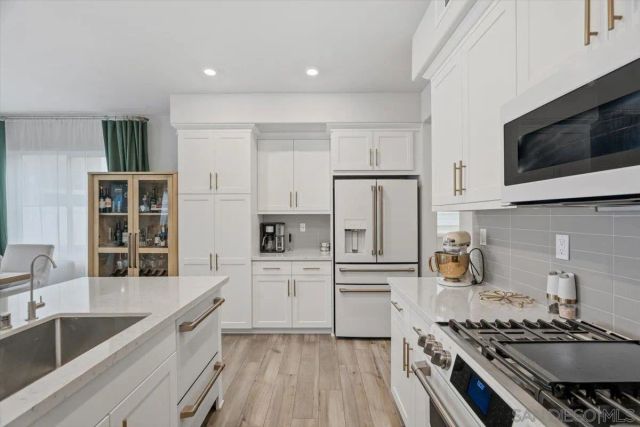 1521 Meriwood Way, Vista, CA 92083