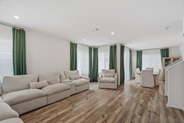 1521 Meriwood Way, Vista, CA 92083