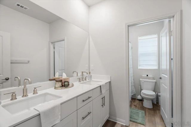 1521 Meriwood Way, Vista, CA 92083